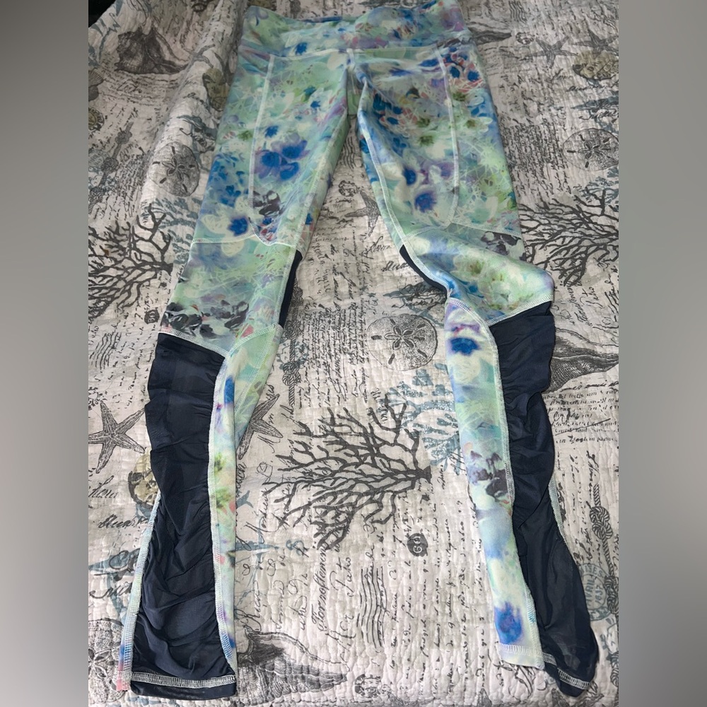 AlO Yoga Runway Floral Mesh Airbrush Pastel Leggings Sz XS